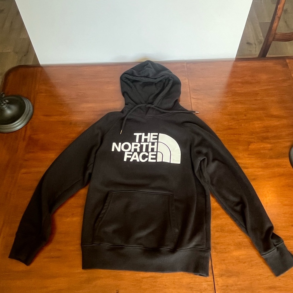 The North Face Black Sweatshirt Hoodie Iconic Design
